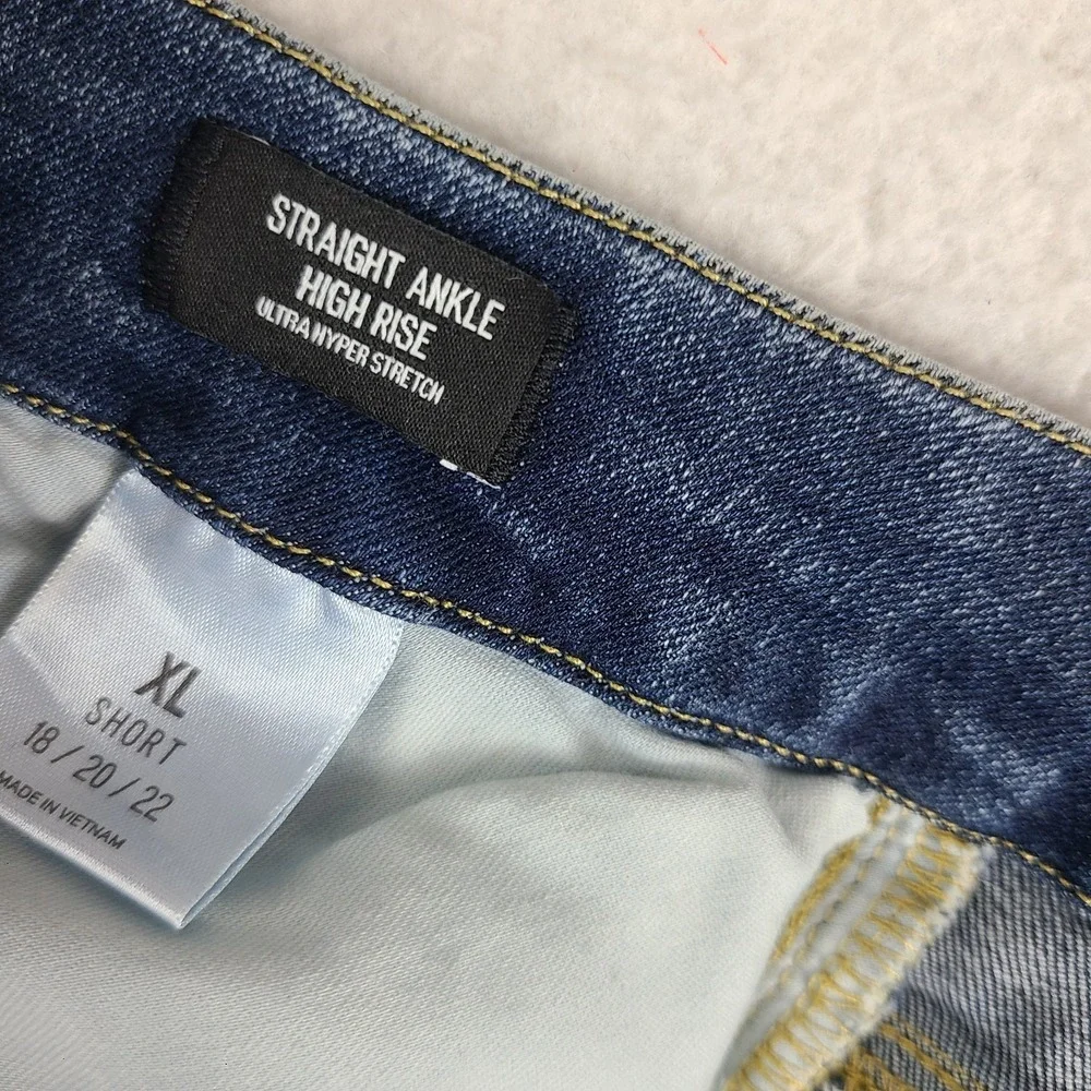 EXPRESS Jeans Womens XL Short 18-22 Straight Ankle High Rise Ultra Hyper Stretch